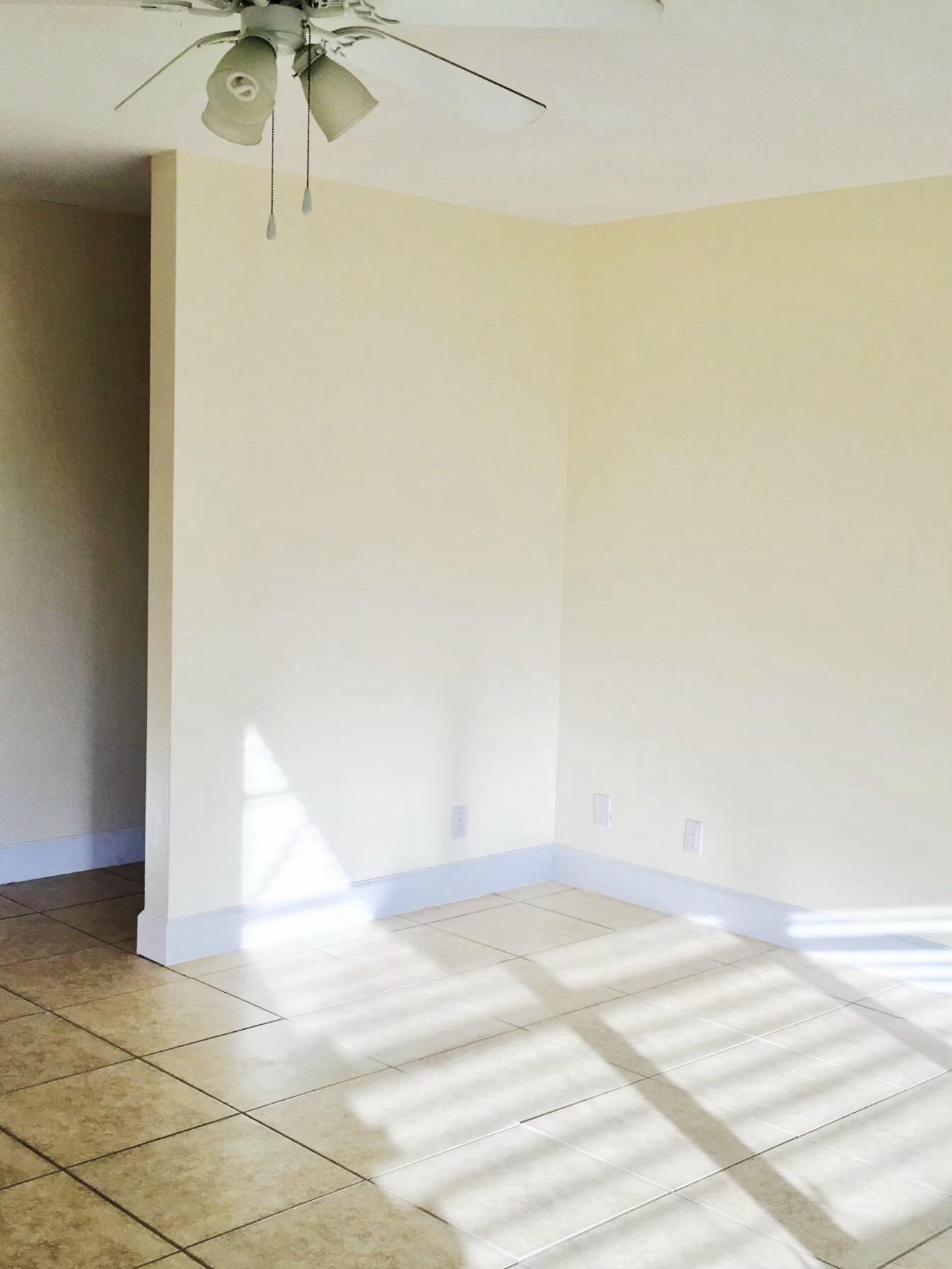 7641 Overlook Road Lantana, FL 33462 - Photo 21 of 39 7641 Living Room