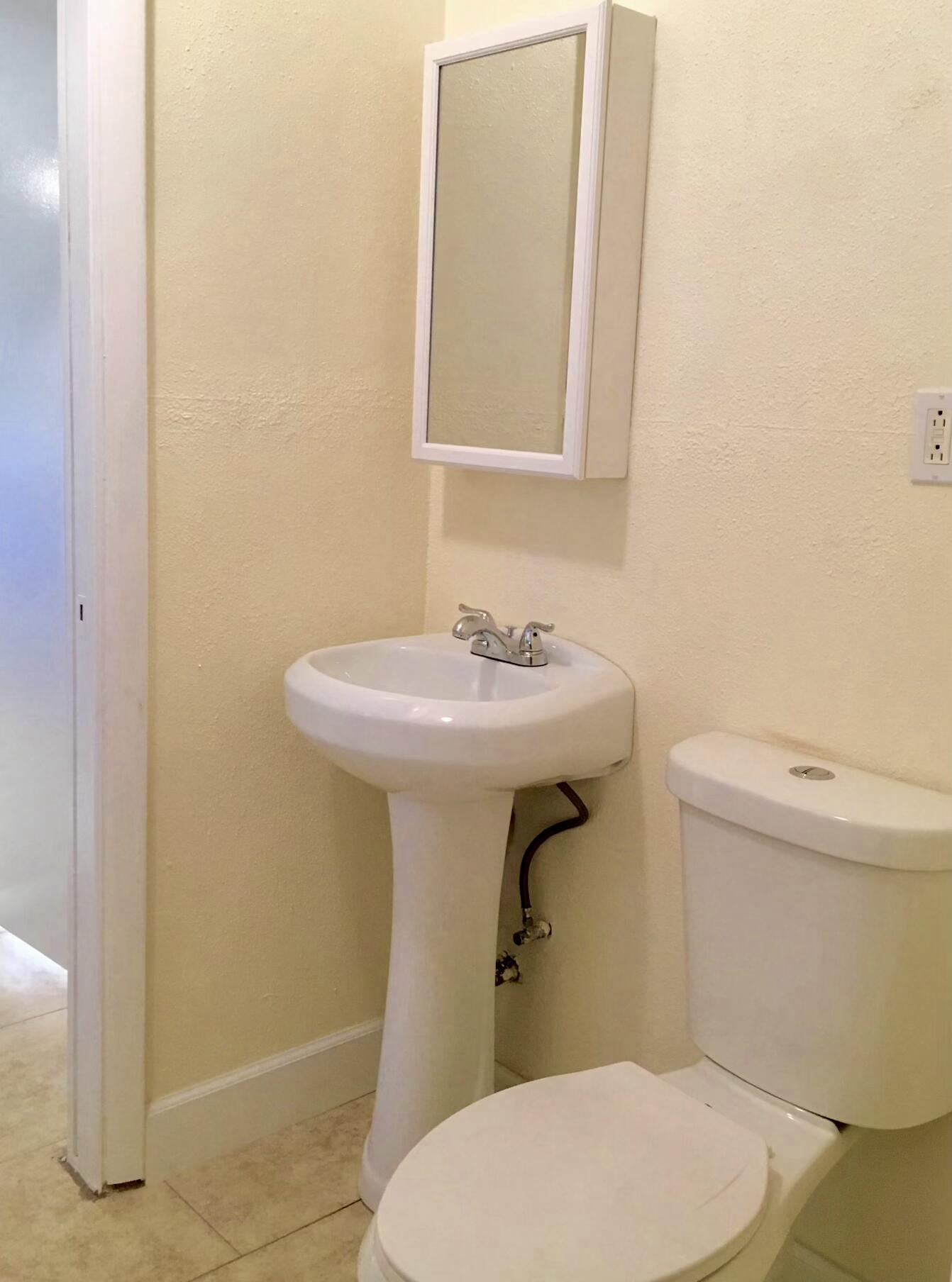 7641 Overlook Road Lantana, FL 33462 - Photo 27 of 39 7641 Bathroom 2