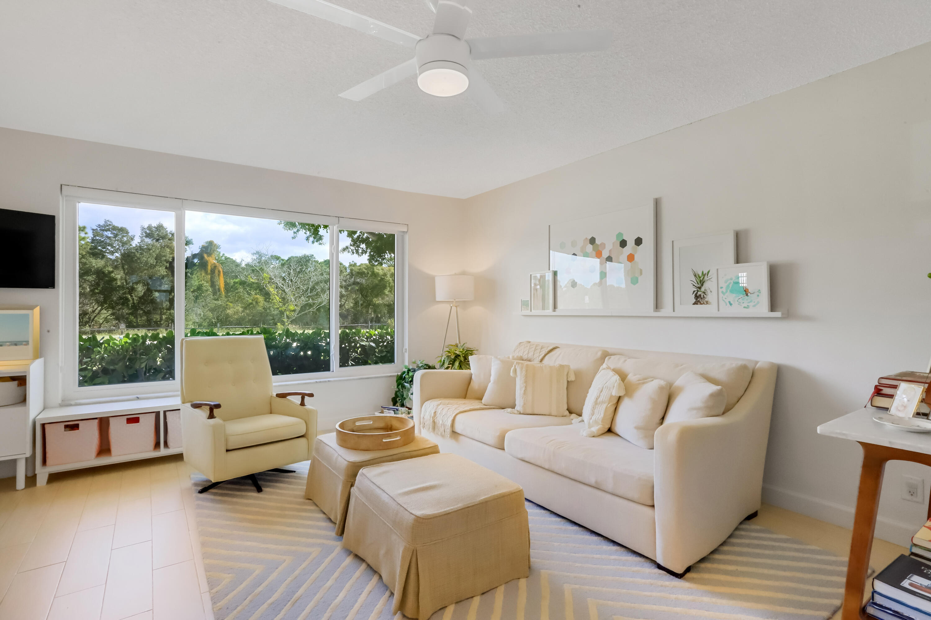 7641 Overlook Road Lantana, FL 33462 - Photo 4 of 39 7643 Living Room 2