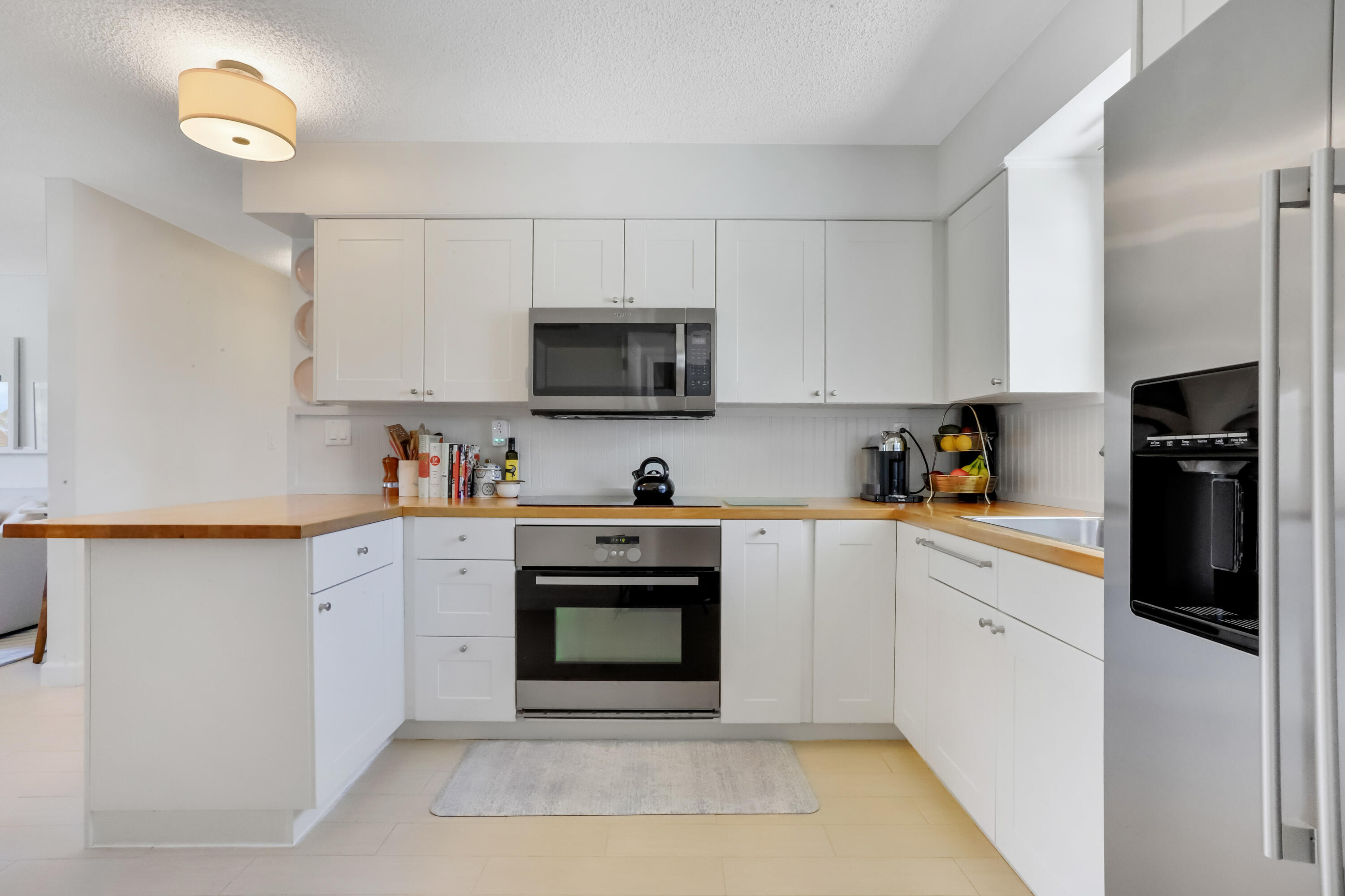 7641 Overlook Road Lantana, FL 33462 - Photo 9 of 39 7643 Kitchen 3