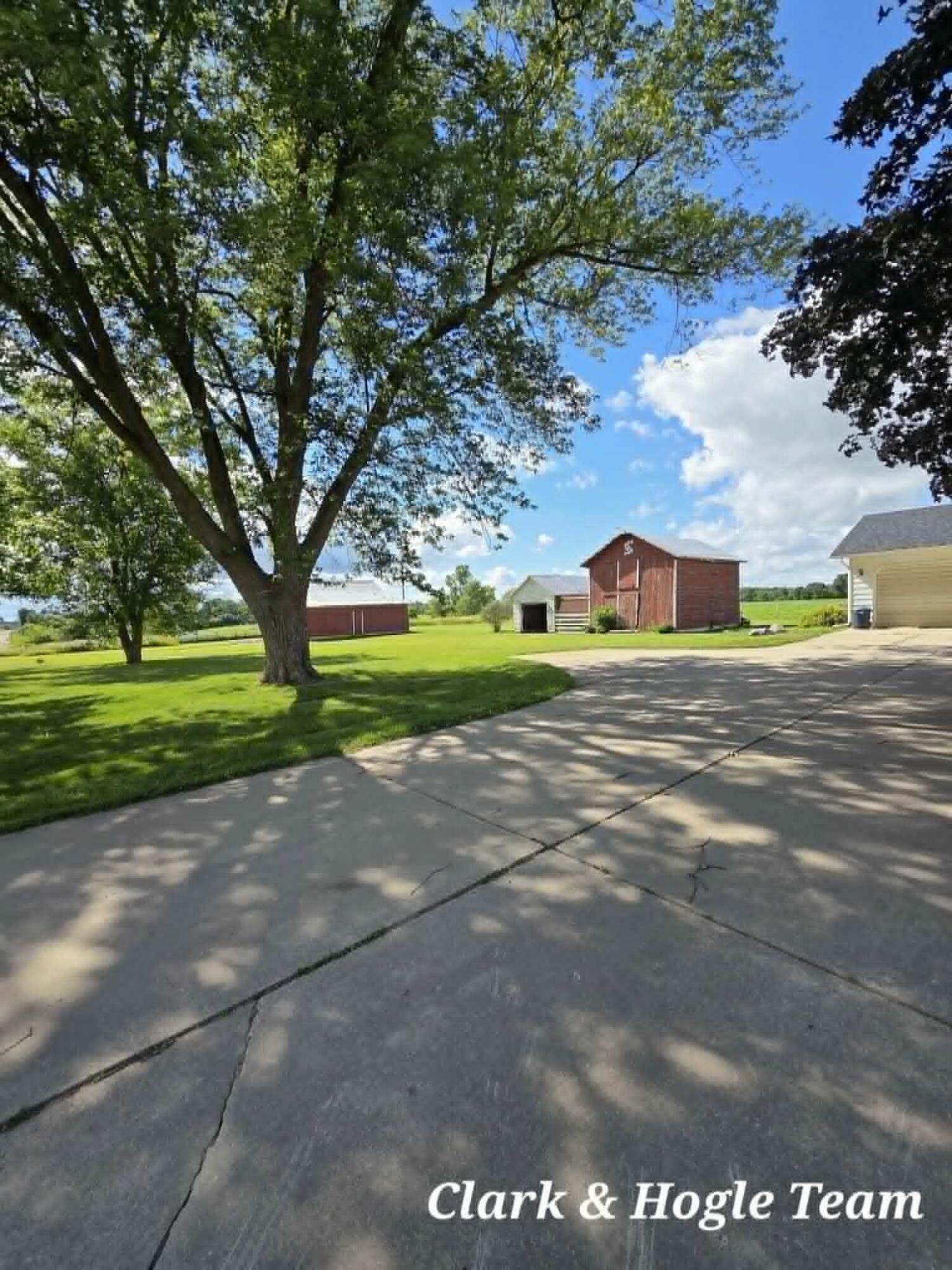 11215 Stoudt Road Muir, MI 48860 - Photo 4 of 40 d14954fe-b2cd-4d97-9d5d-86109304c9eb