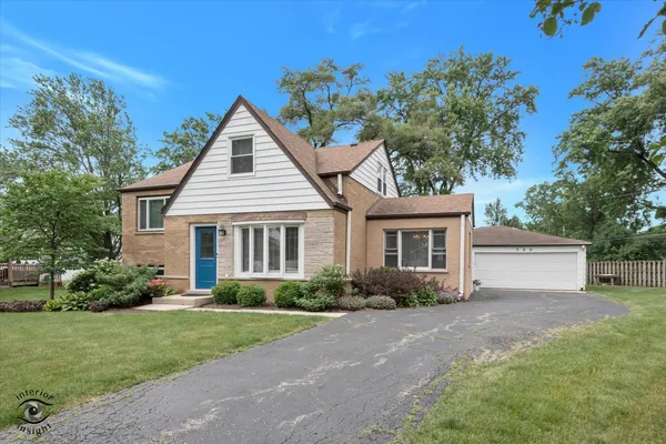 $524,900 | 589 Inverness Road, Lisle, IL 60532