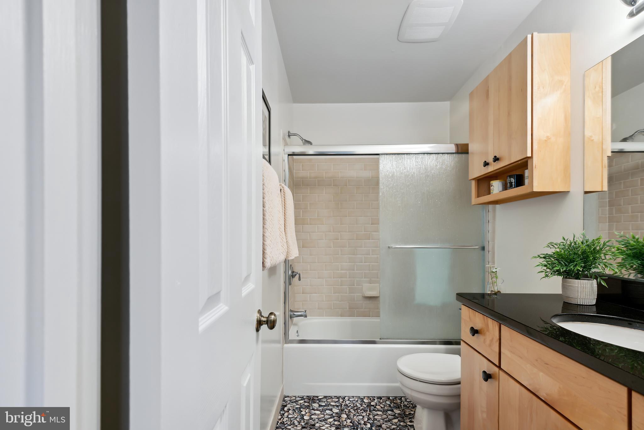 2216 Hidden Valley Lane Silver Spring, MD 20904 - Photo 31 of 64 Hallway Bath