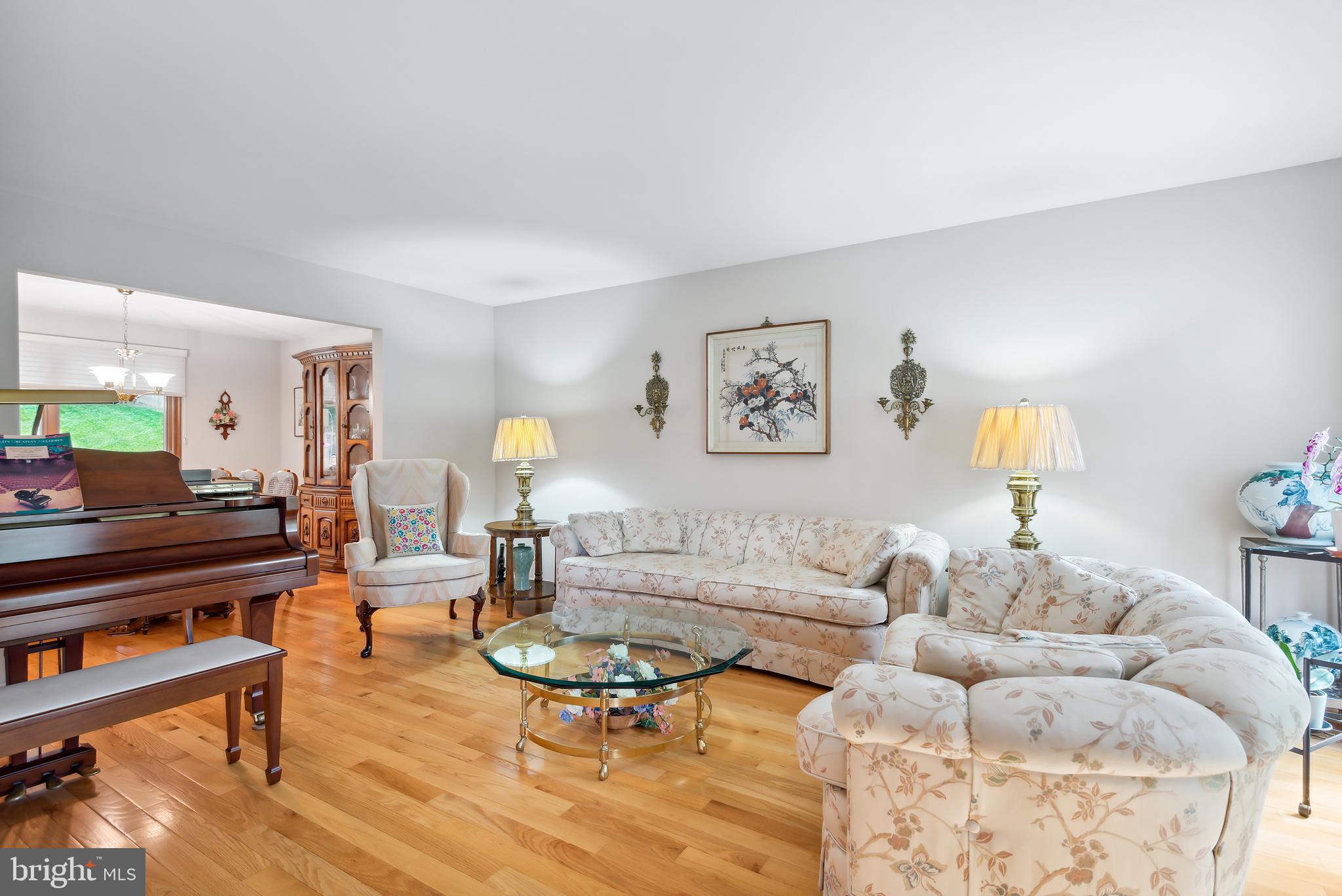 2216 Hidden Valley Lane Silver Spring, MD 20904 - Photo 5 of 64 Living Room