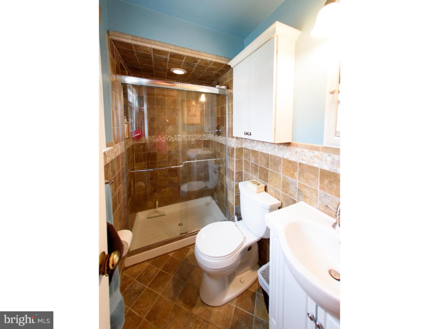 495 Stanford Road Fairless Hills, PA 19030 - Photo 10 of 18 Master Bathroom
