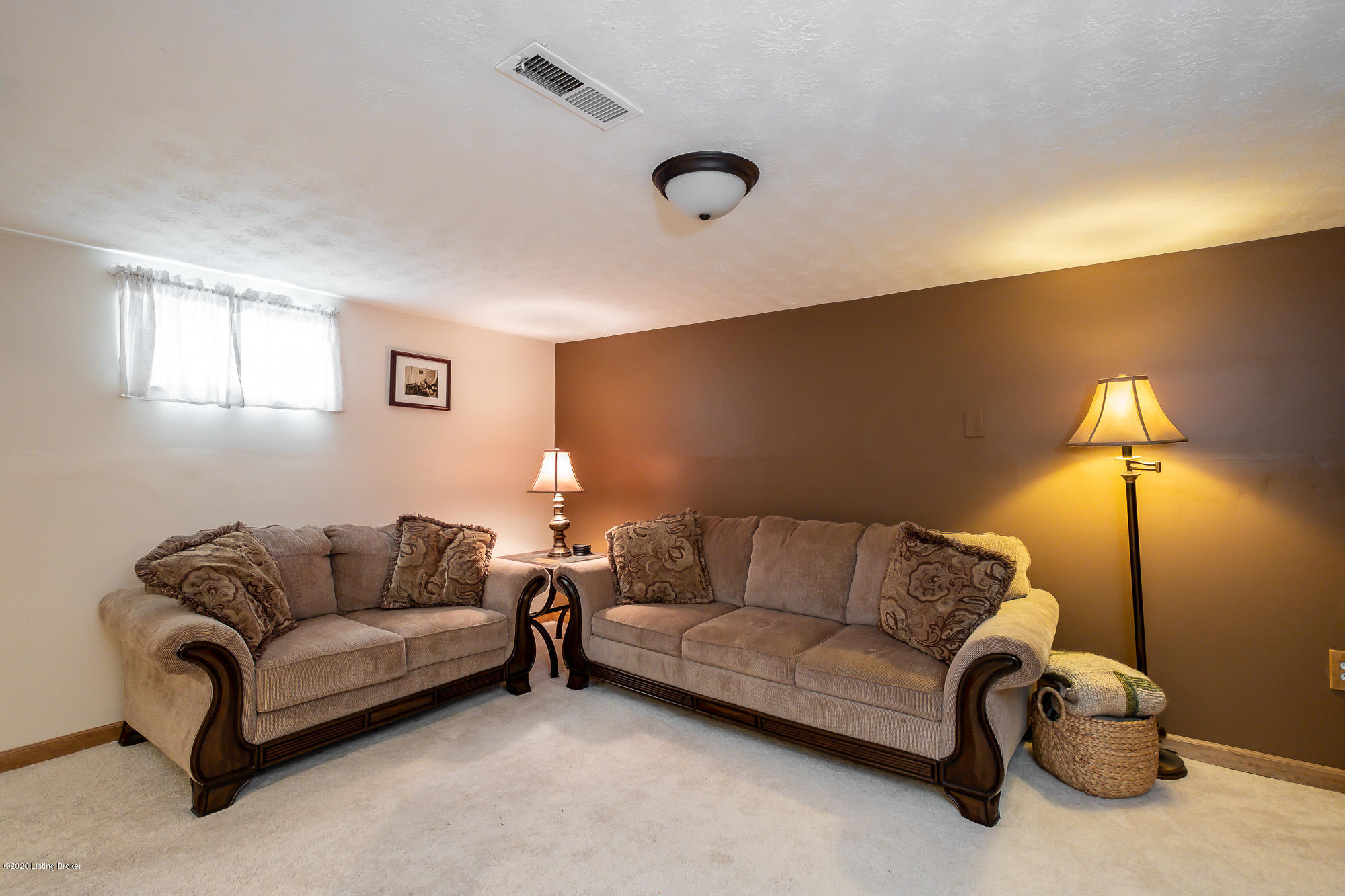 7703 Westbrook Road Louisville, KY 40258 - Photo 19 of 32 Small-22