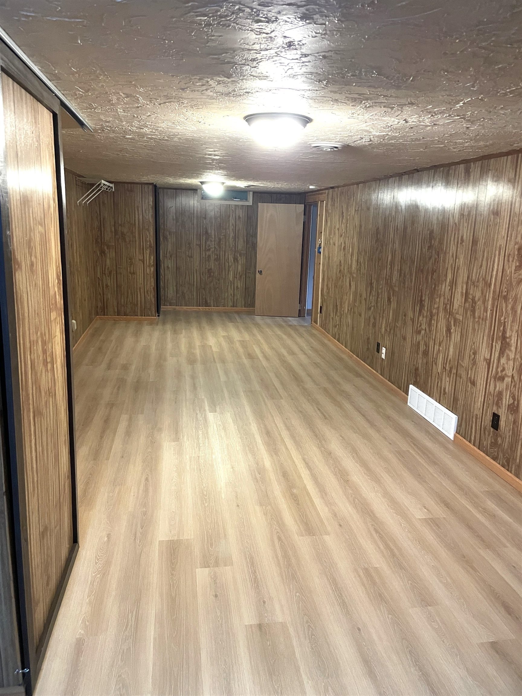 1124 Jaymar Street Green Bay, WI 54313 - Photo 15 of 17