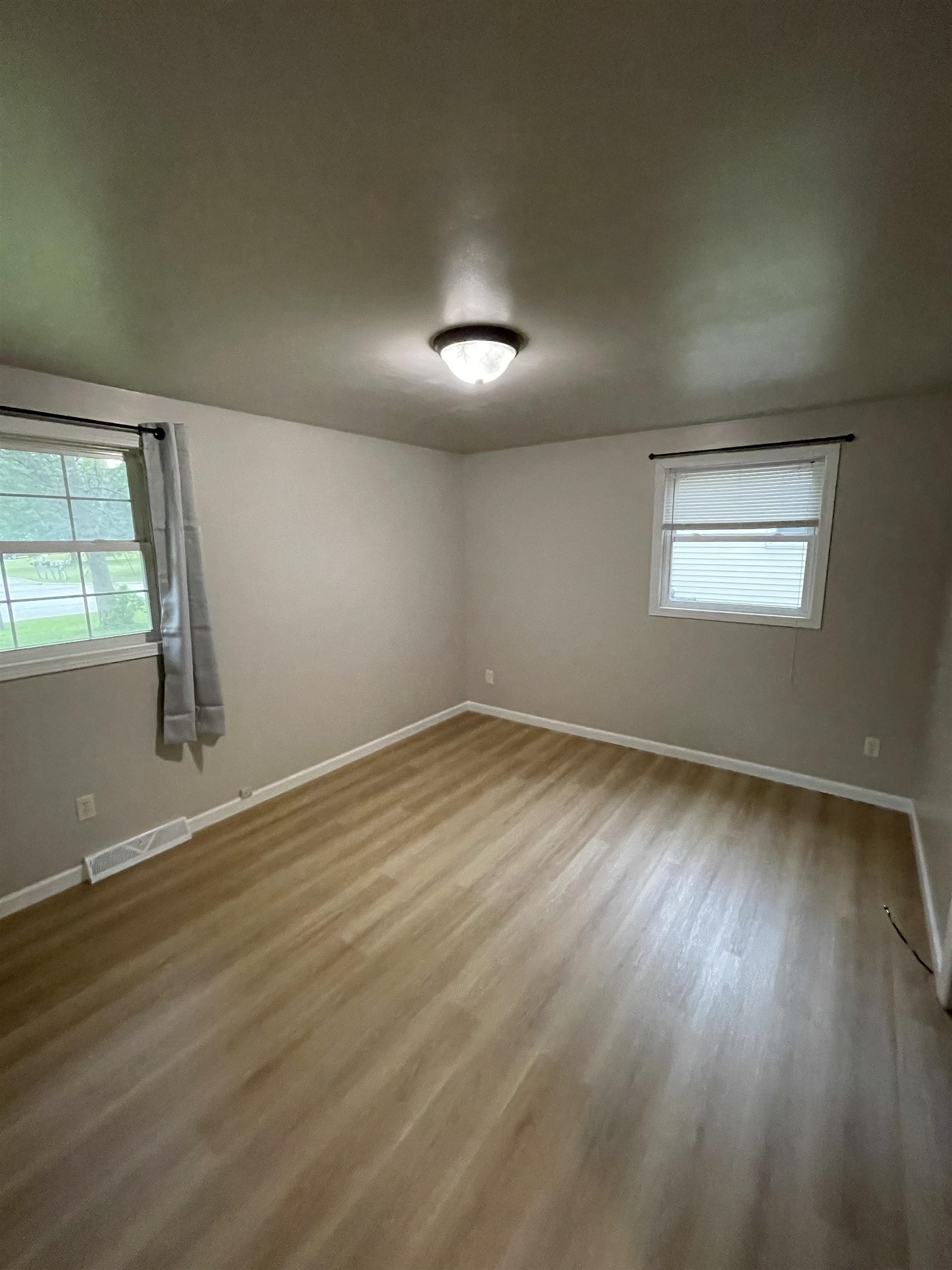 1124 Jaymar Street Green Bay, WI 54313 - Photo 10 of 17