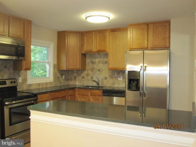 13314 Kurtz Road Woodbridge, VA 22193 - Photo 3 of 16 Kitchen