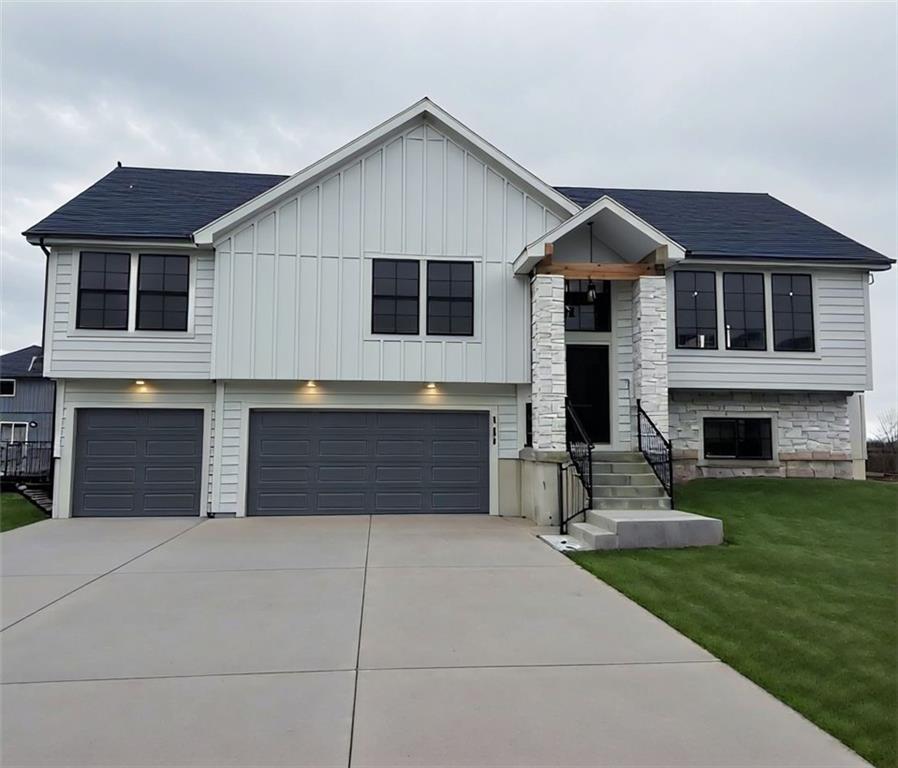 14075 South Pascal Street Olathe, KS 66061 - Photo 1 of 32