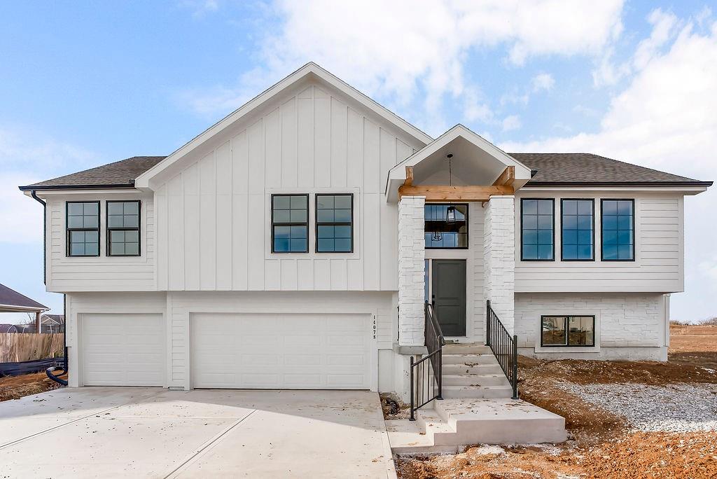14075 South Pascal Street Olathe, KS 66061 - Photo 2 of 32