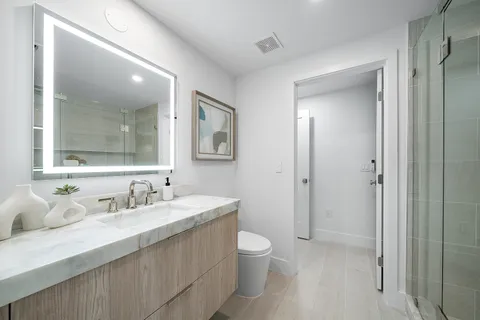 $1,949,000 | 255 Evernia Street, Unit 806, West Palm Beach, FL 33401