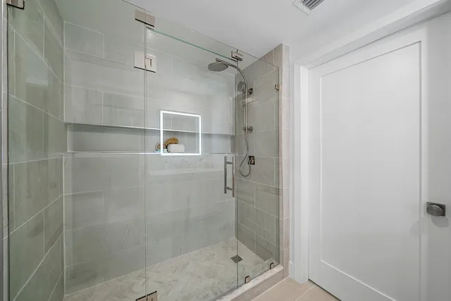 $1,949,000 | 255 Evernia Street, Unit 806, West Palm Beach, FL 33401