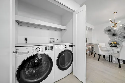 $1,949,000 | 255 Evernia Street, Unit 806, West Palm Beach, FL 33401