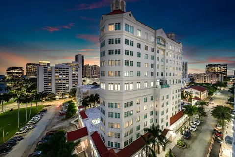 $1,949,000 | 255 Evernia Street, Unit 806, West Palm Beach, FL 33401