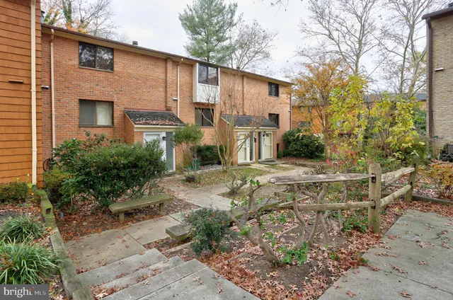$450,000 | 7331 Kerry Hill Court, Columbia, MD 21045