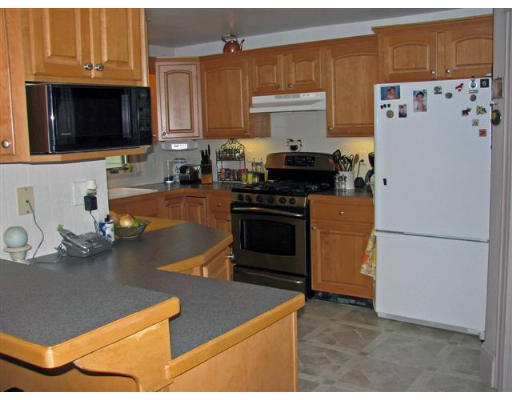 29 North Walnut Street Clinton, MA 01510 - Photo 5 of 22 Gallery Image 5