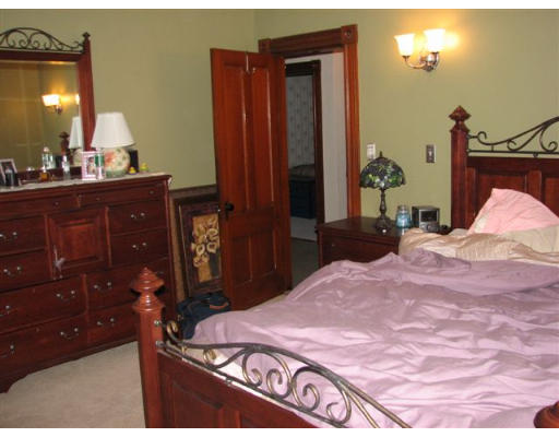 29 North Walnut Street Clinton, MA 01510 - Photo 10 of 22 Gallery Image 10
