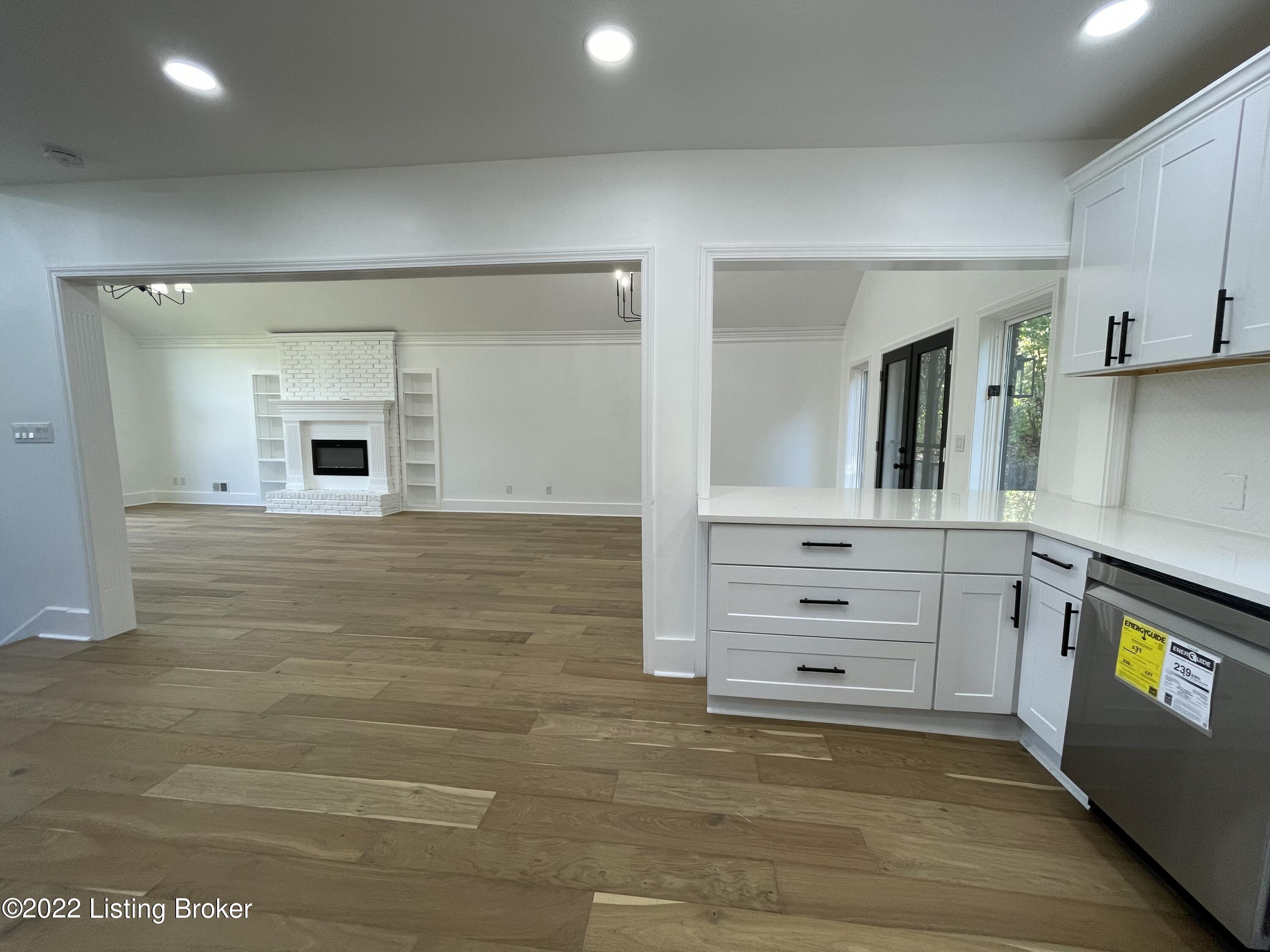 6816 Stone Hill Road Louisville, KY 40214 - Photo 20 of 87 E25B2642-9D52-4167-8AAC-CB47D4D2AEF0