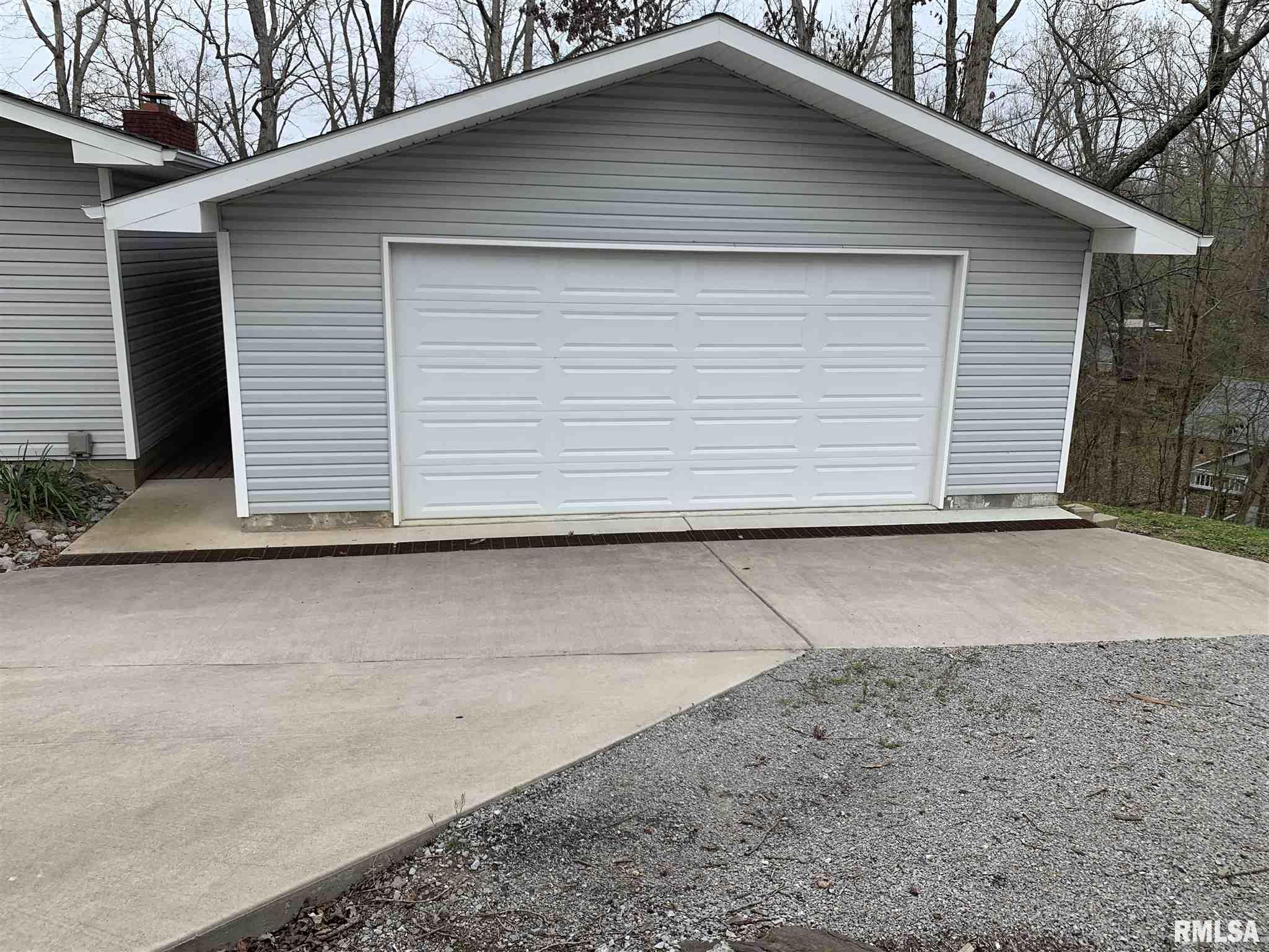 170 Sandy Point Goreville, IL 62939 - Photo 4 of 50 Gallery Image 4