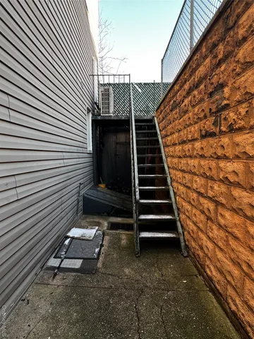 a view of a pathway of a building