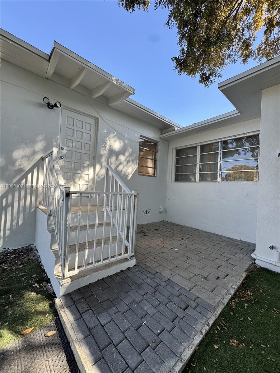 5353 Southwest 6th Street Miami, FL 33134 - Photo 13 of 15
