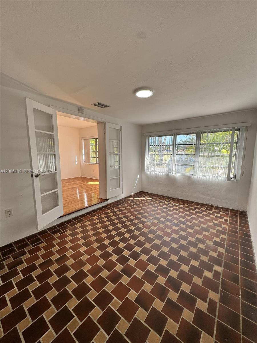 5353 Southwest 6th Street Miami, FL 33134 - Photo 6 of 15