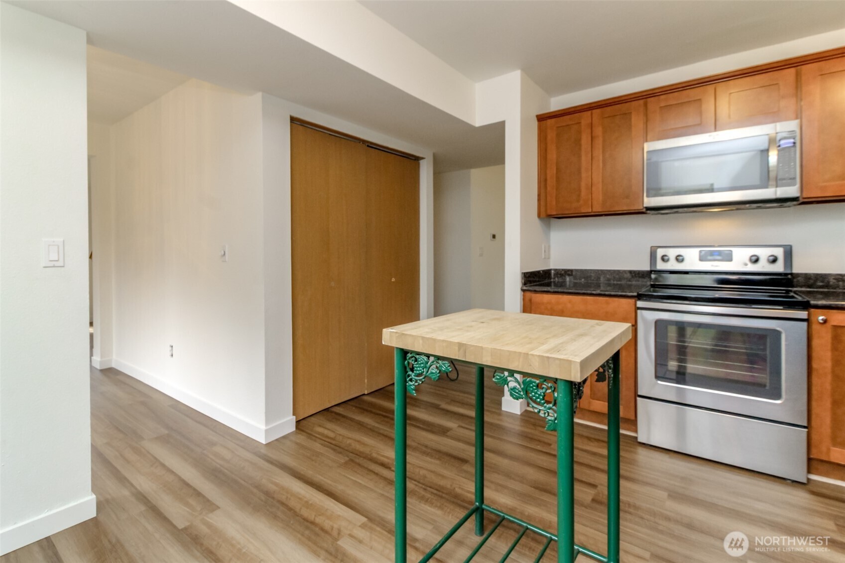 26334 127th Avenue Southeast Kent, WA 98030 - Photo 12 of 37