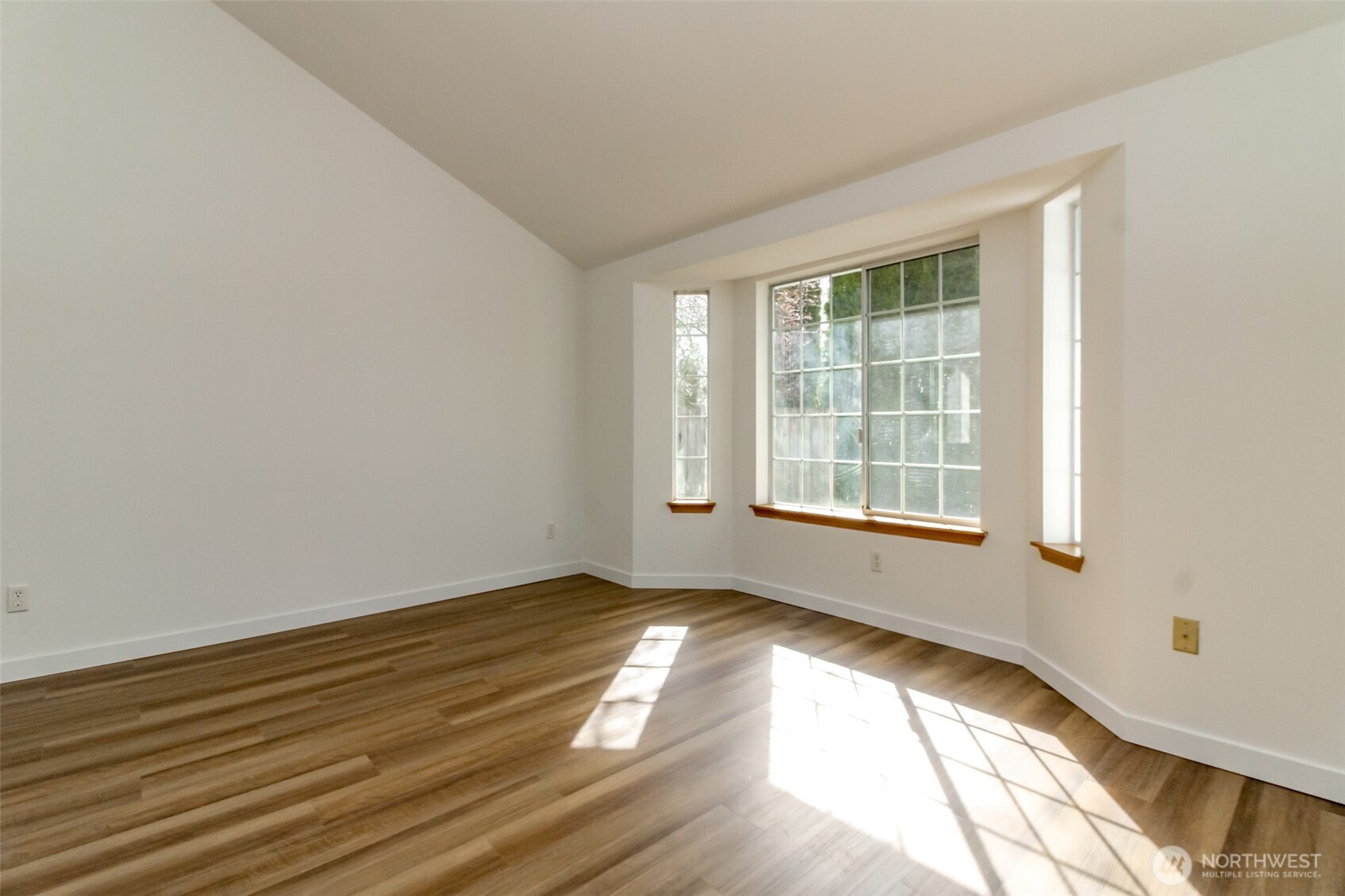 26334 127th Avenue Southeast Kent, WA 98030 - Photo 8 of 37