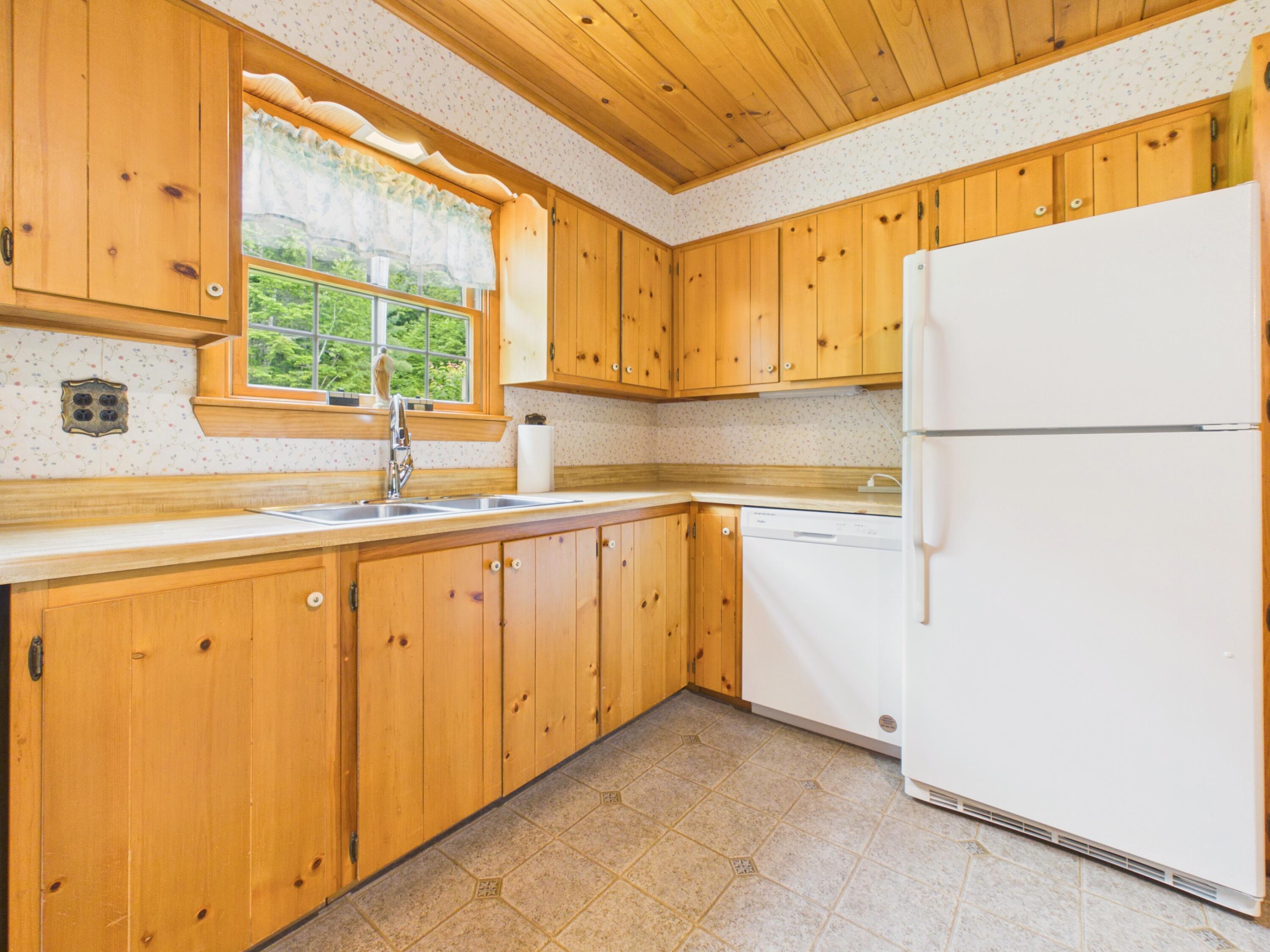 1021 South Shore Road Stockholm, ME 04783 - Photo 4 of 39