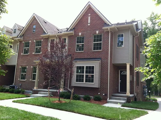 $1,925 | 3932 Cloverlane Drive, Ypsilanti, MI 48197