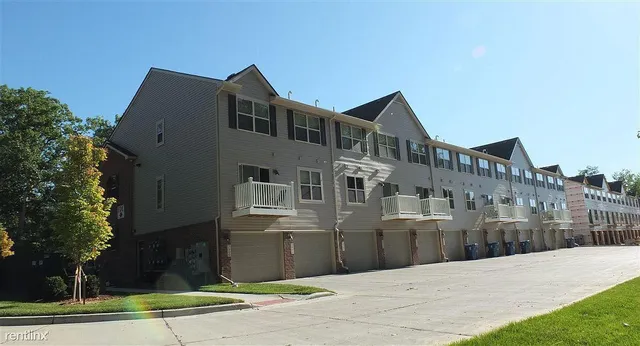 $1,925 | 3932 Cloverlane Drive, Ypsilanti, MI 48197