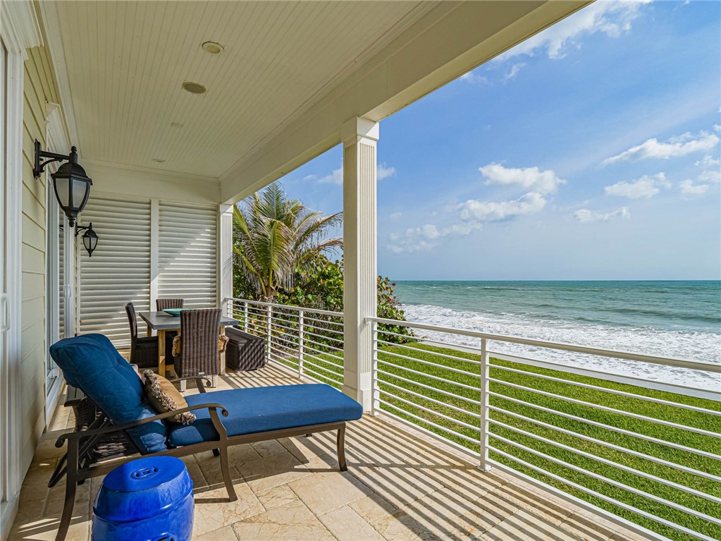 2250 Sanderling Lane Vero Beach, FL 32963 - Photo 26 of 36 a view of a outdoor seating area