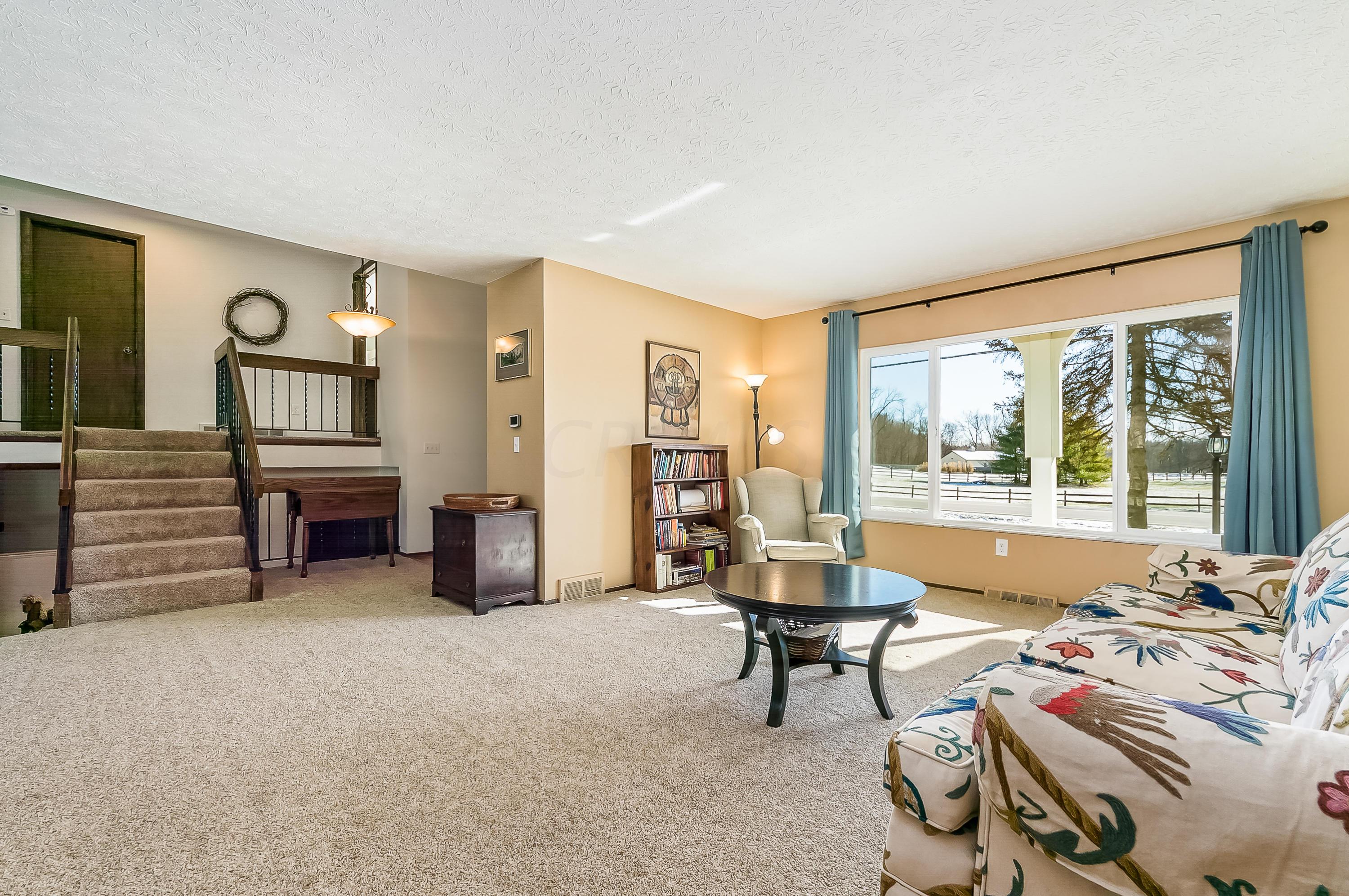 660 Clark State Road Columbus, OH 43230 - Photo 9 of 42