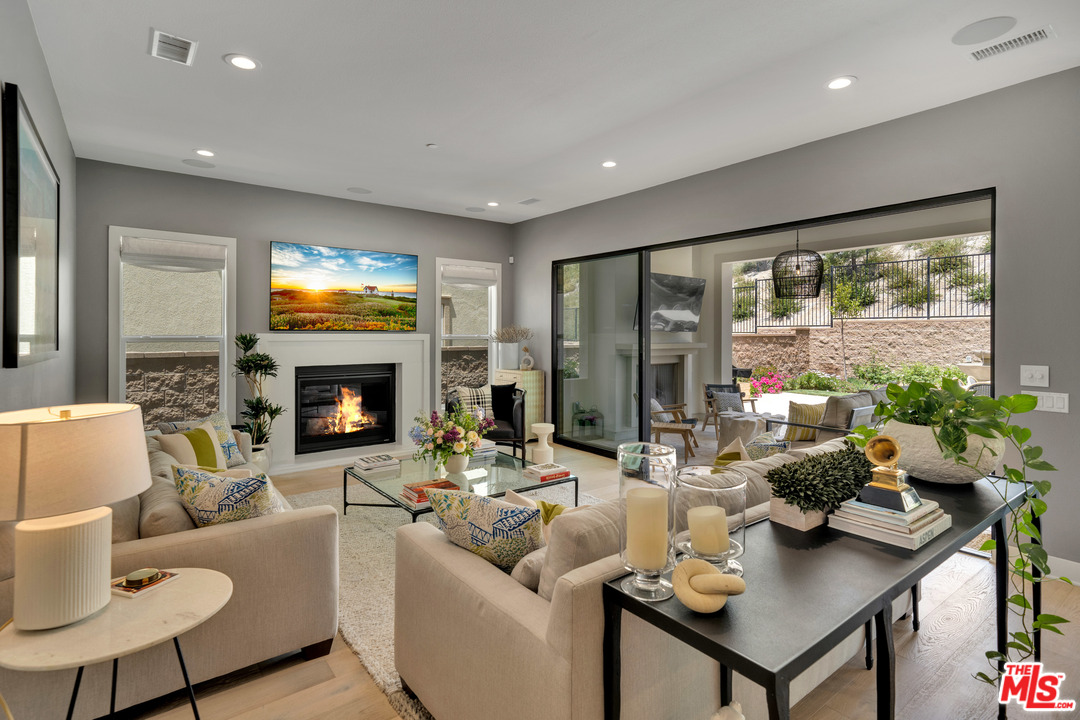 20607 Bluebird Court Porter Ranch, CA 91326 - Photo 14 of 38 Gallery Image 14