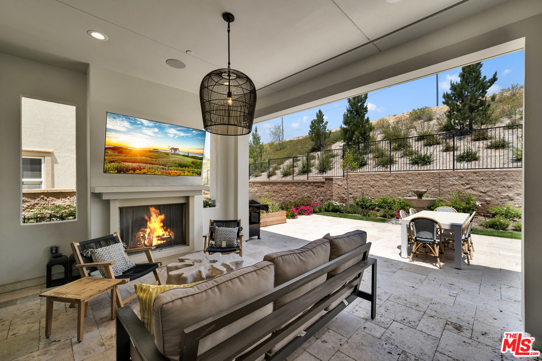 20607 Bluebird Court Porter Ranch, CA 91326 - Photo 17 of 38 Gallery Image 17