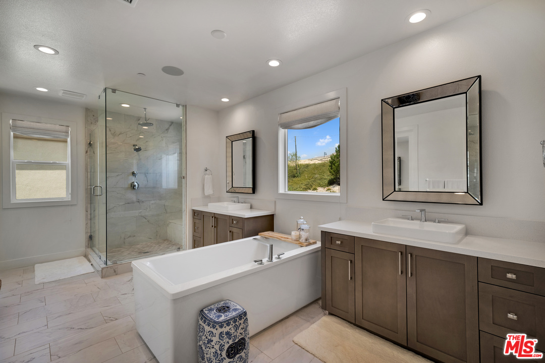20607 Bluebird Court Porter Ranch, CA 91326 - Photo 21 of 38 Gallery Image 21