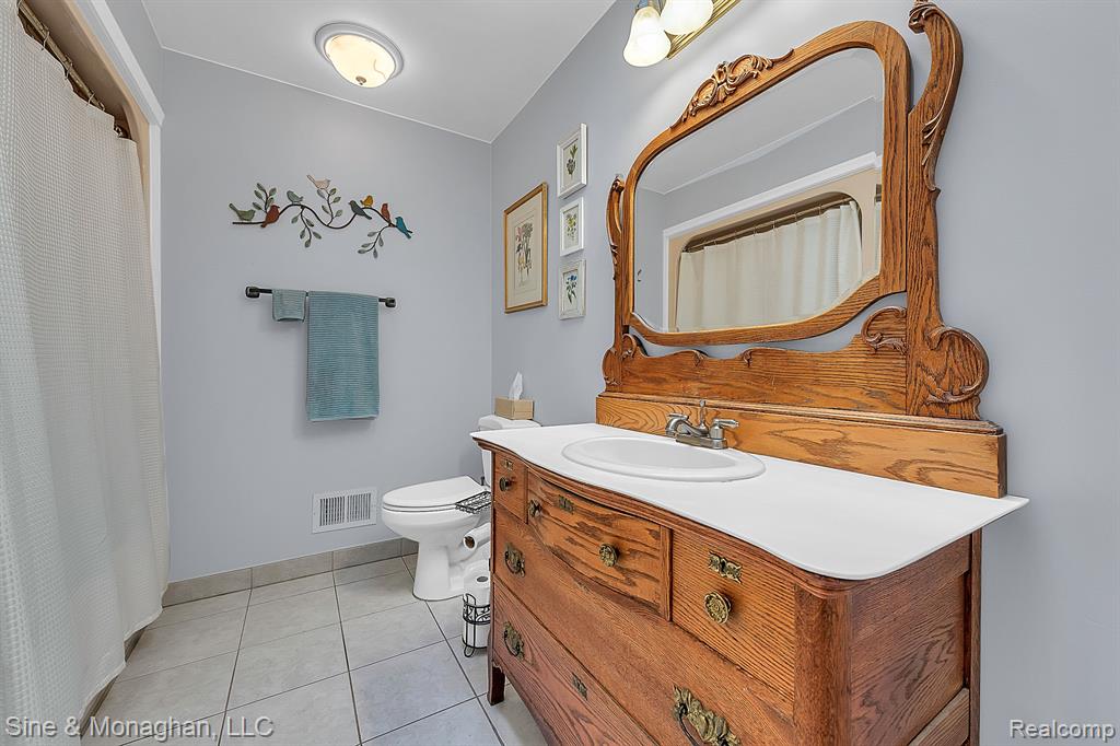 3492 Yarney Road Waterford, MI 48329 - Photo 17 of 35