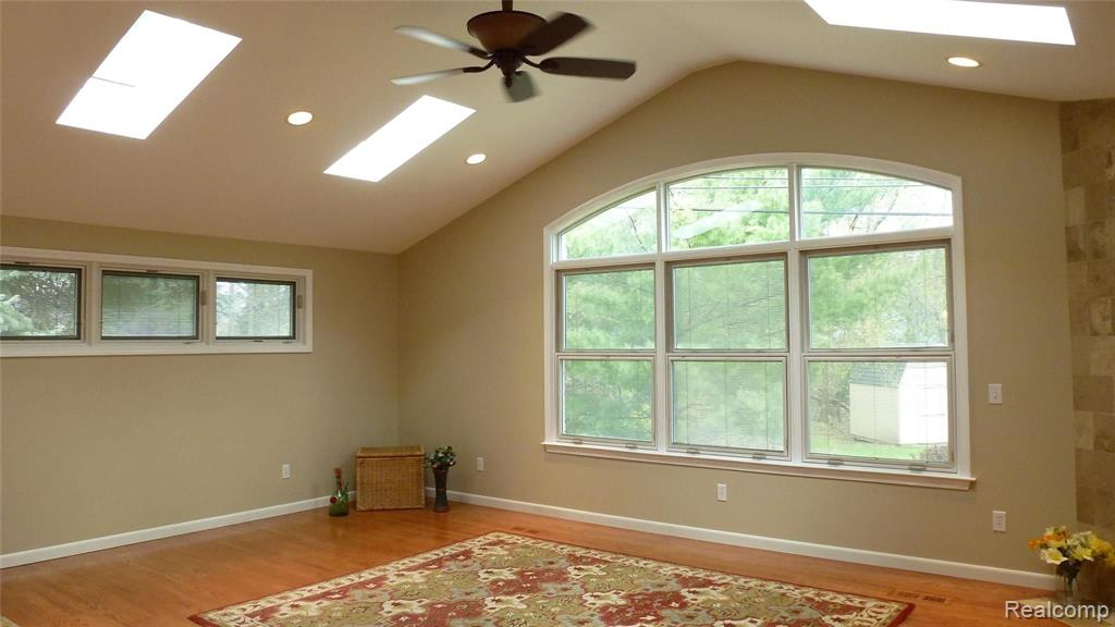 332 Texas Avenue Rochester, MI 48309 - Photo 13 of 28