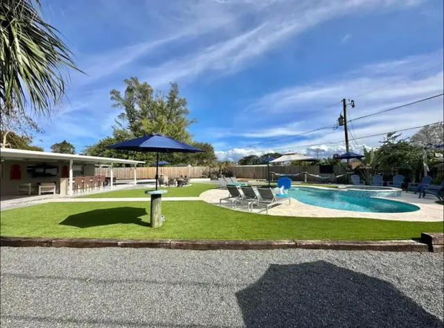 $6,000 | 270 Northwest 36th Street, Boca Raton, FL 33431