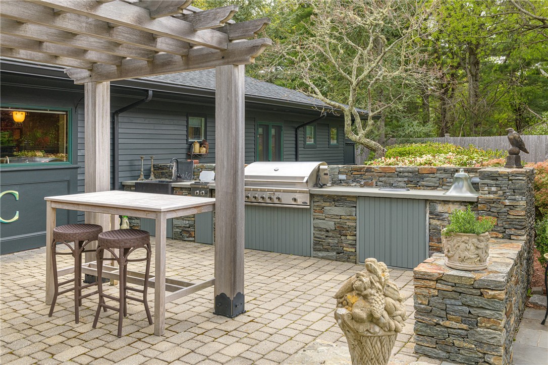 77 Janice Road Warwick, RI 02886 - Photo 14 of 50
