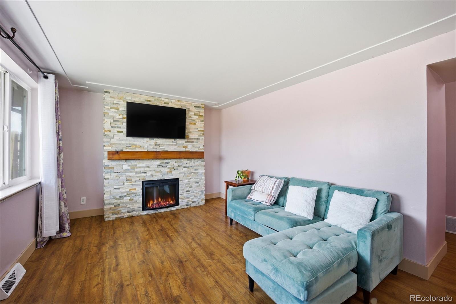 4752 Dover Street Wheat Ridge, CO 80033 - Photo 3 of 18