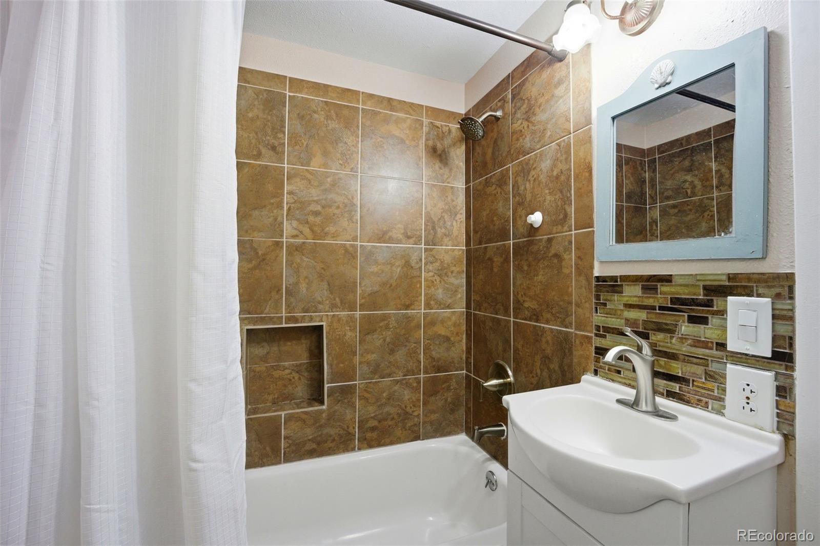 4752 Dover Street Wheat Ridge, CO 80033 - Photo 8 of 18