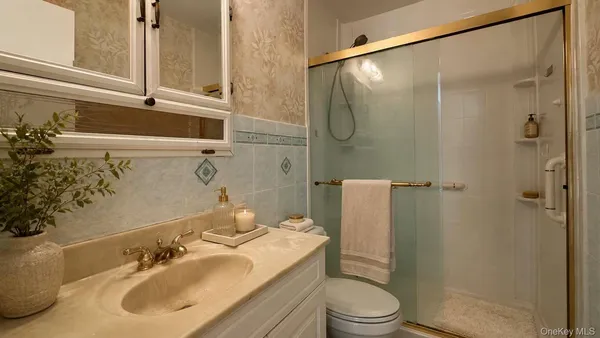 $2,400 | 3 Anchorage Lane, Unit 8B, Oyster Bay, NY 11771