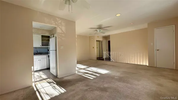 $2,400 | 3 Anchorage Lane, Unit 8B, Oyster Bay, NY 11771