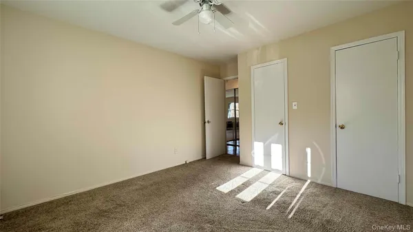 $2,400 | 3 Anchorage Lane, Unit 8B, Oyster Bay, NY 11771