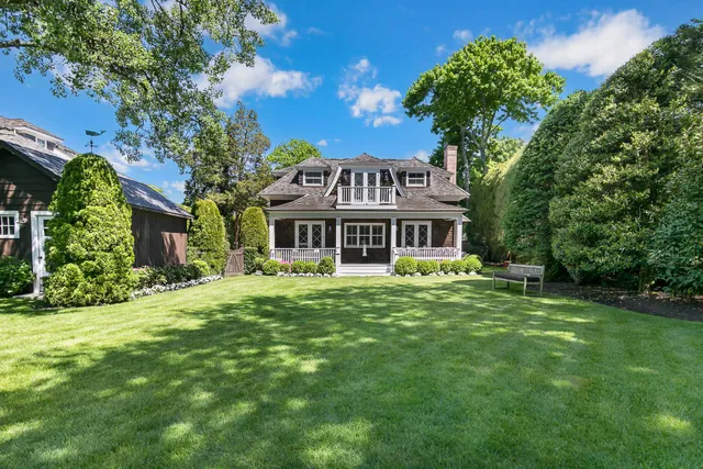 $180,000 | 124 Meeting House Lane, Southampton, NY 11968