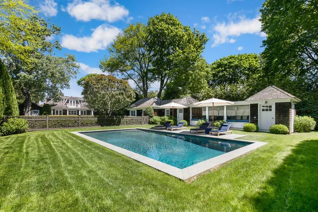 $180,000 | 124 Meeting House Lane, Southampton, NY 11968