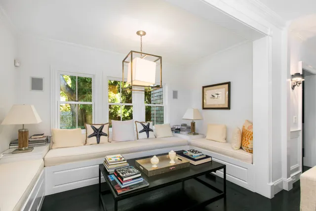 $180,000 | 124 Meeting House Lane, Southampton, NY 11968