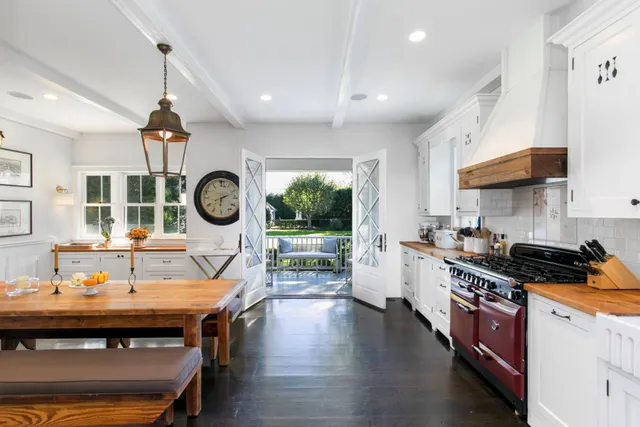 $180,000 | 124 Meeting House Lane, Southampton, NY 11968